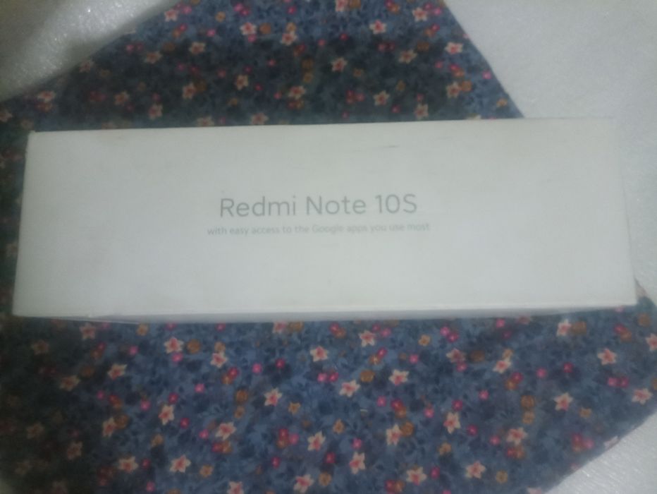 Продам пустые коробки от смартфона