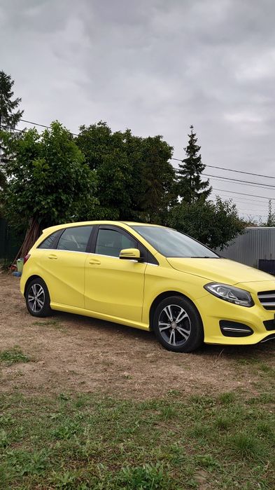 Mercedes Benz b180