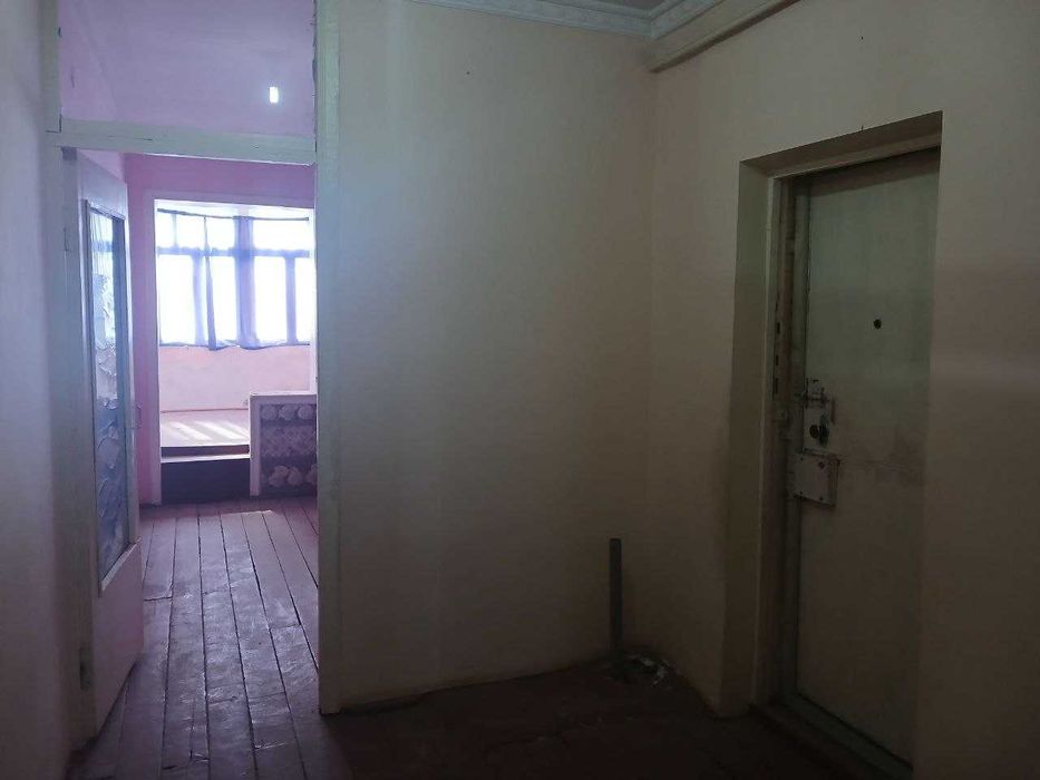 Дом сотилади 2 хонали (срочна)