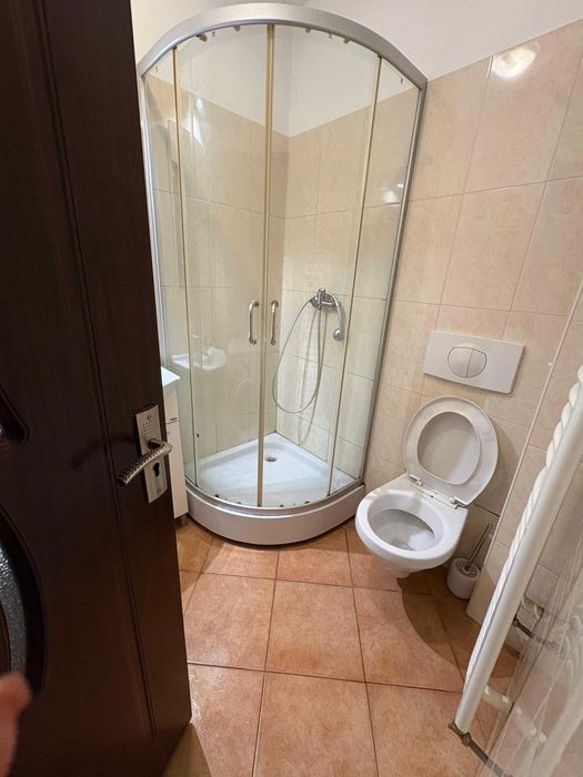 Garsonieră de închiriat cu loc de parcare