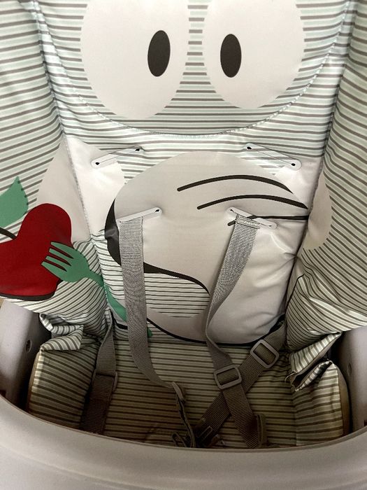 Детский стульчик Chicco для кормления ребенка