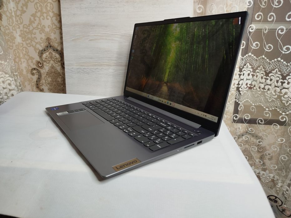 Мощный ноутбук Lenovo Slim 3 15IRH8 Intel Core i7 13620H DDR5 16Gb SSD