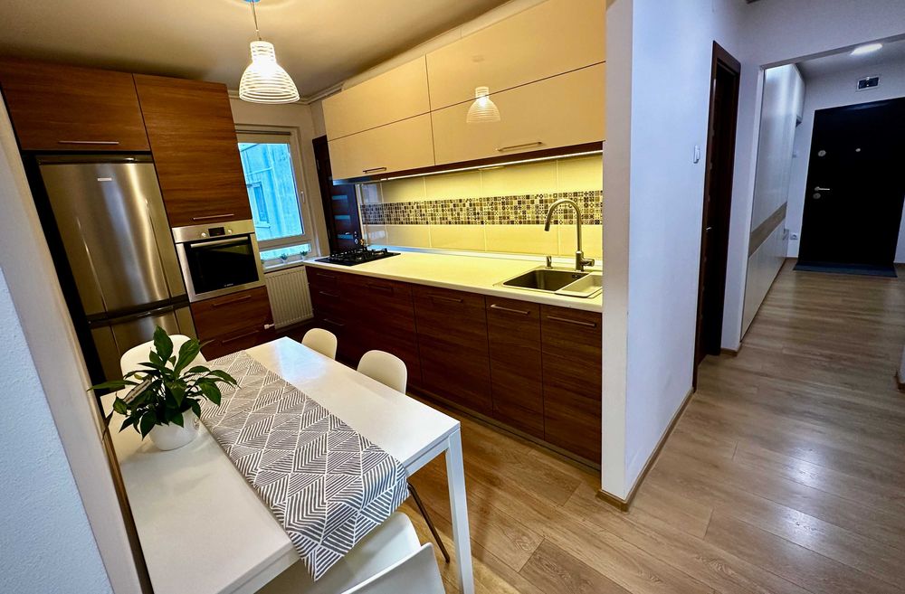 Apartament cu 3 camere + garaj în Tudor