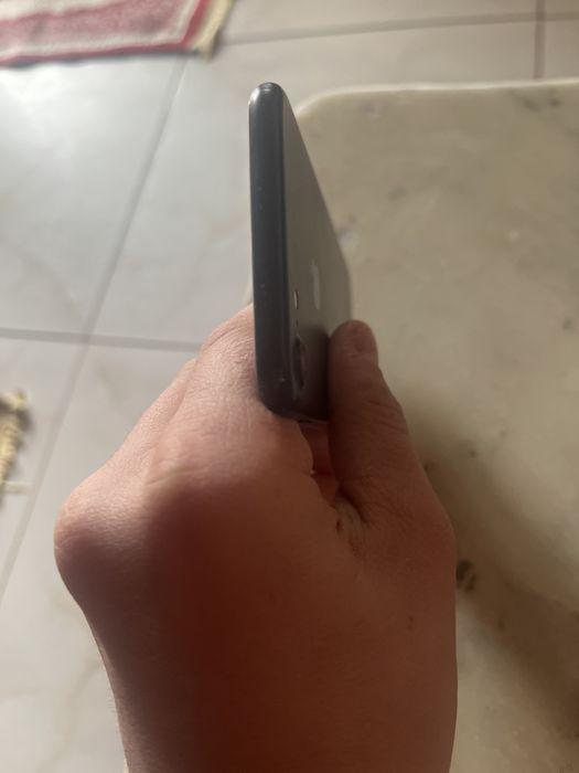 Vand sau schimb iphone 7 in stare buna