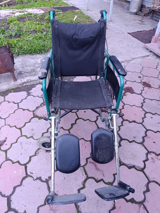 Продам инвалидную коляску