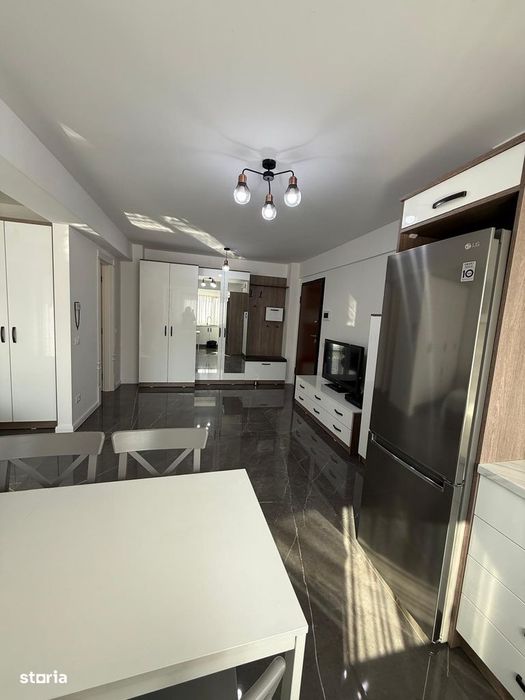 Apartament cu 2 camere semidecomandate, Centru
