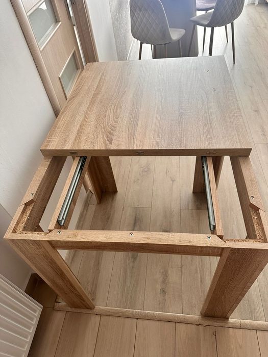 Masa de bucatarie extensibila din lemn