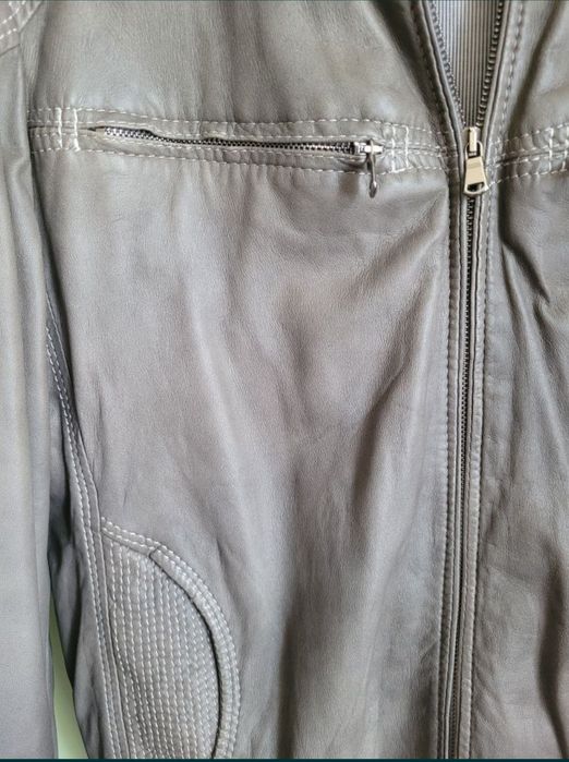 Куртка сатылады кожний