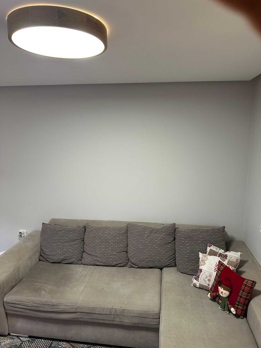 Продавам разтегателна холова гарнитура в много добро състояние