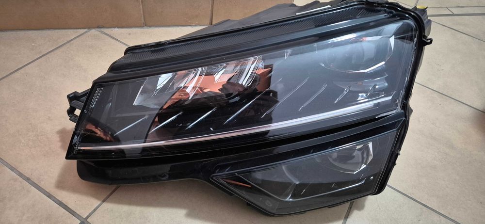 Faruri LED originale Skoda Karoq