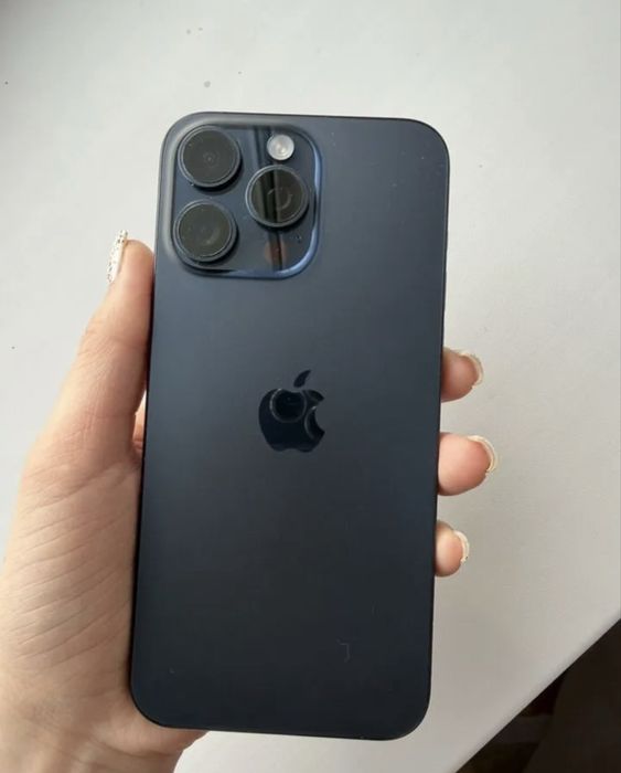 Iphone 15 pro max 256g batarey 99  LL\A