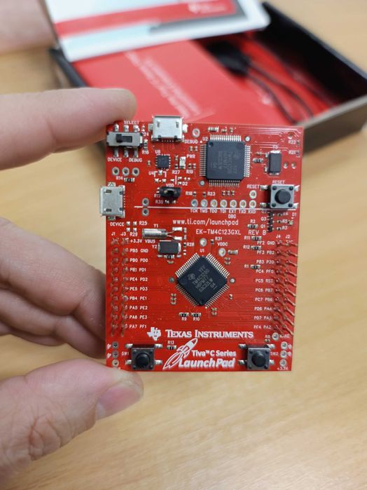 placa dezvoltare TI Tiva C Series TM4C123C LaunchPad Evaluation Kit