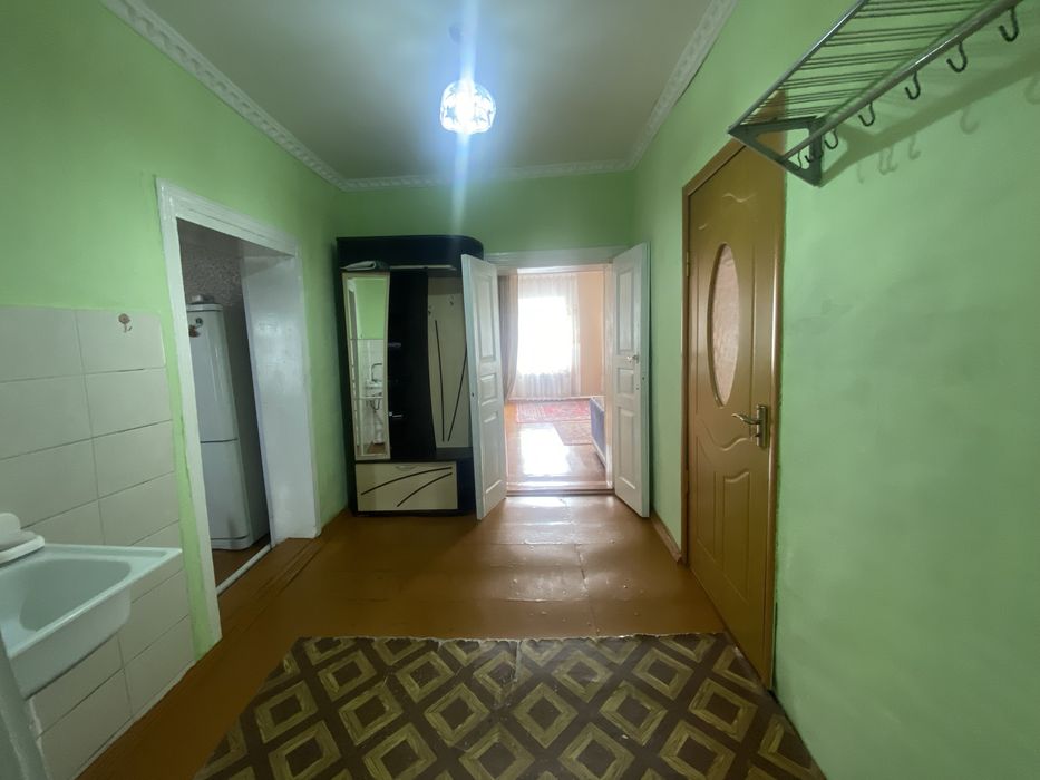 Продается благоустроенный бревенчатый жилой дом