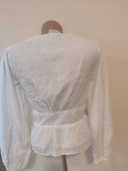 NEO NOIR -Нова с етикет