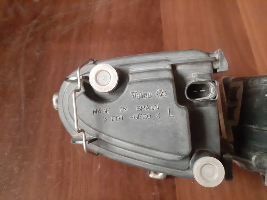 Противотуманки на Volkswagen Saran