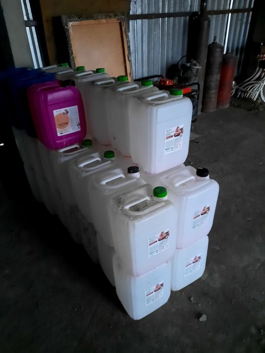 Продам Канистры 20л/5л