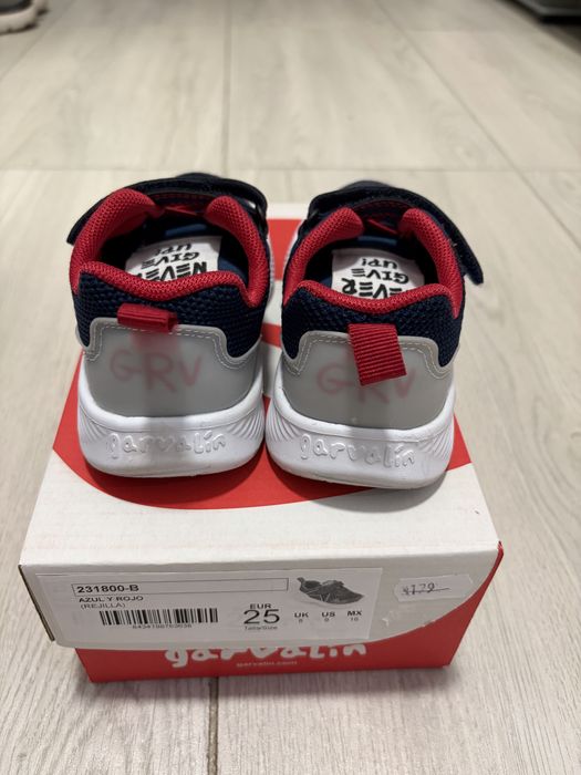 Sneakers Gravalin 25