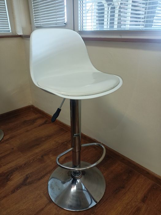 Бар столове – комплект от 4 бр. в много добро състояние