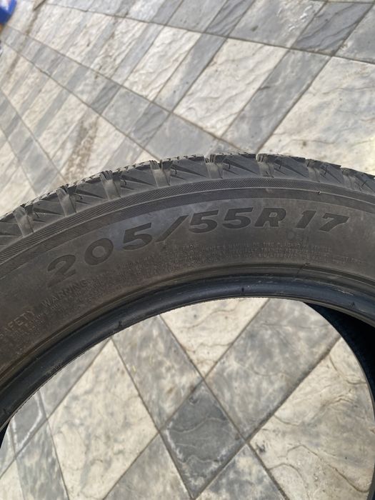 Продам резину 205 55 R17.