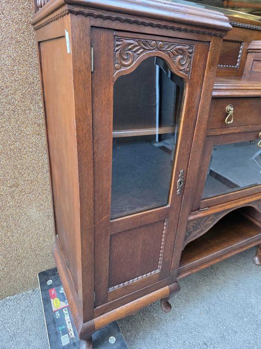 Уникален шкаф с кристални стъкла в стил Луи 15