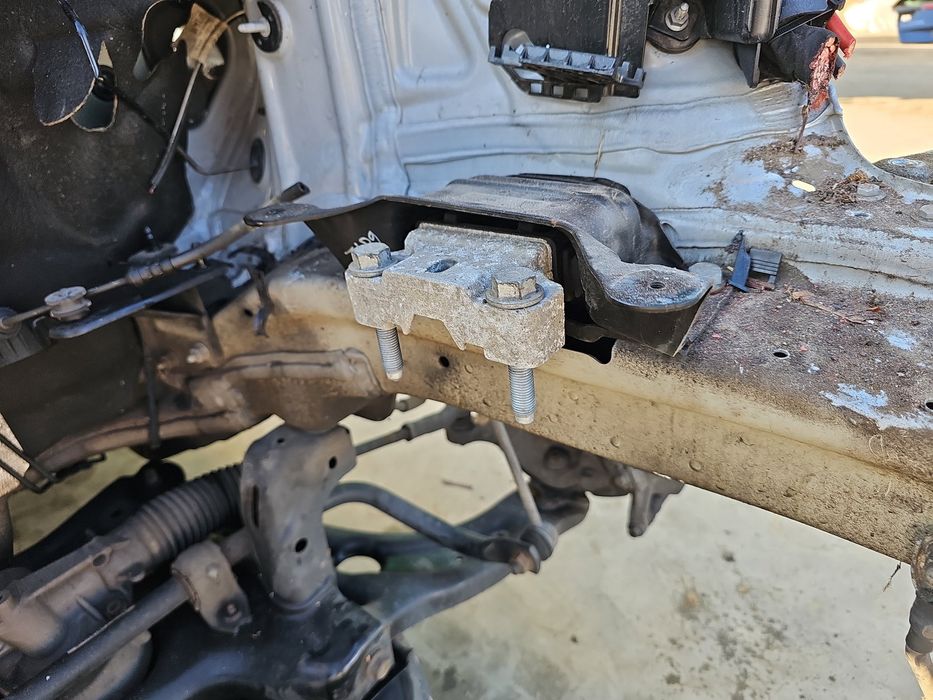 Tampon motor stanga Skoda Superb III (3V3) [Fabr 2015-prezent] 5Q01995