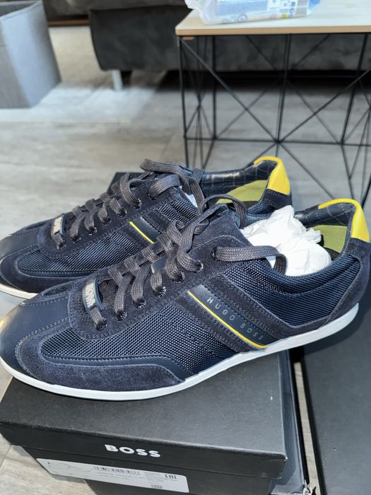 Hugo Boss , marimea 42