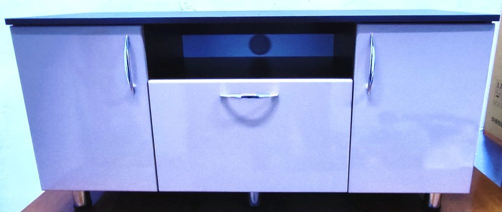 Шкаф подставка под телевизор