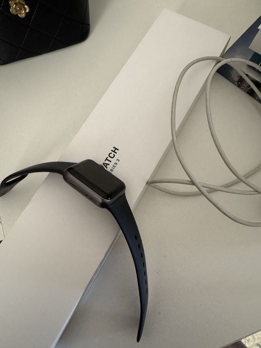 Продам часы Apple watch series 3