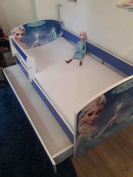 Pat copii cu sertar si saltea Frozen Elsa si protectie anticadere