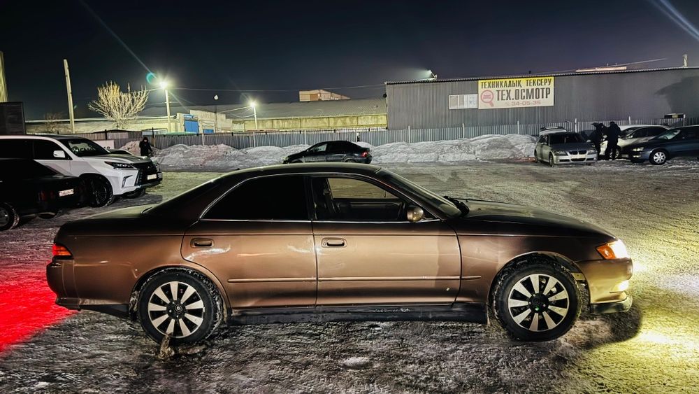 Продам машину тоиоту марк 2