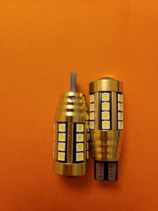 Becuri led W5W cu lupa