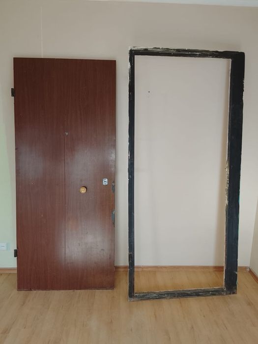 Срочно продам дверь