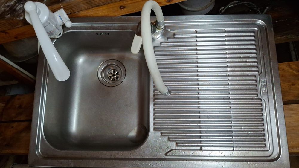 Кухонная мойка  в сборе
