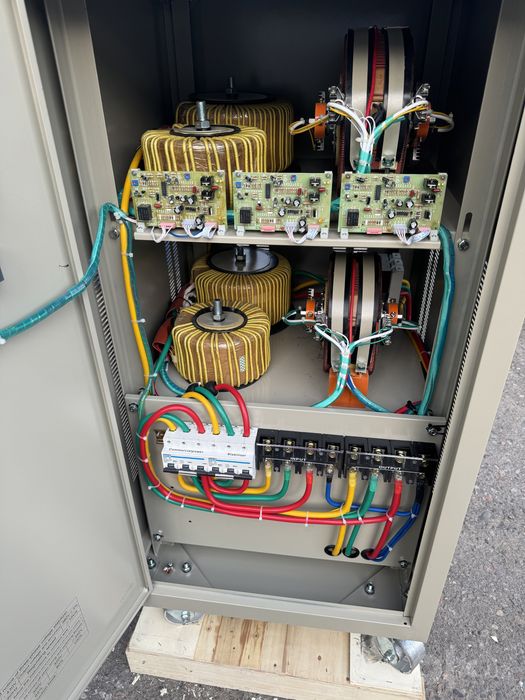 Продаю Стабилизатор напряжение АНДЕЛИ/ANDELI/с QR-SVC-75 kVa 380V