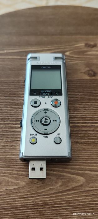 Olympus Reportofon cu activare vocala