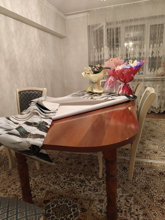 Стол для гостиной