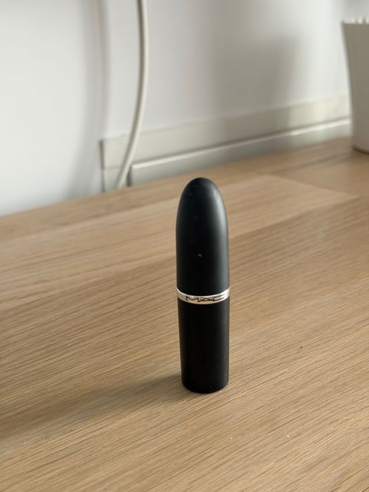 Ruj Mac, satinat elegant, Modesty 835