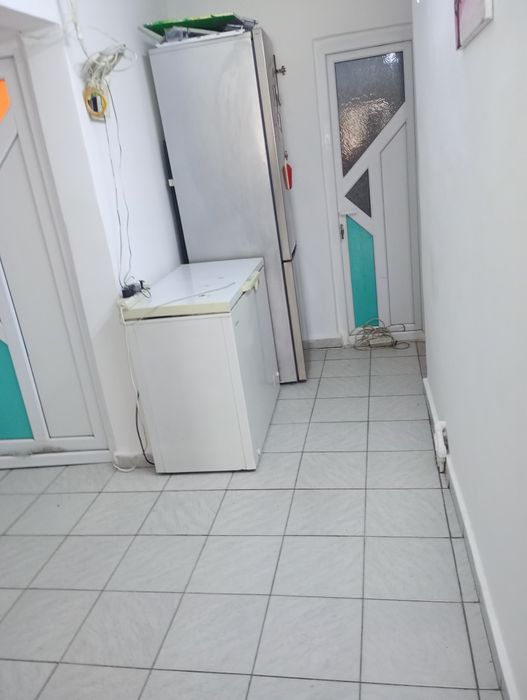 Vind apartament 4 camere Fetești pe bulevard