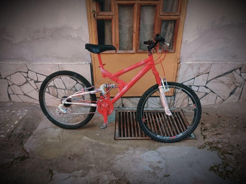 Колело 24 цола метални педали