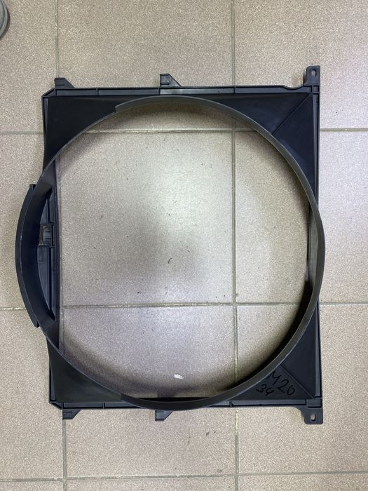 Диффузор радиатора БМВ Е34 М20 (Е36 М50)