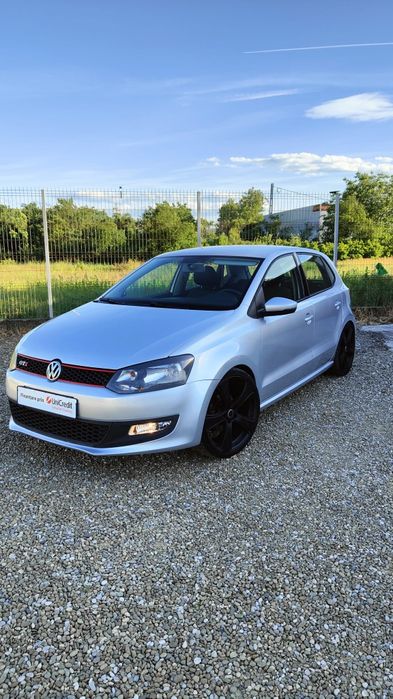 VOLKSWAGEN Polo 2012