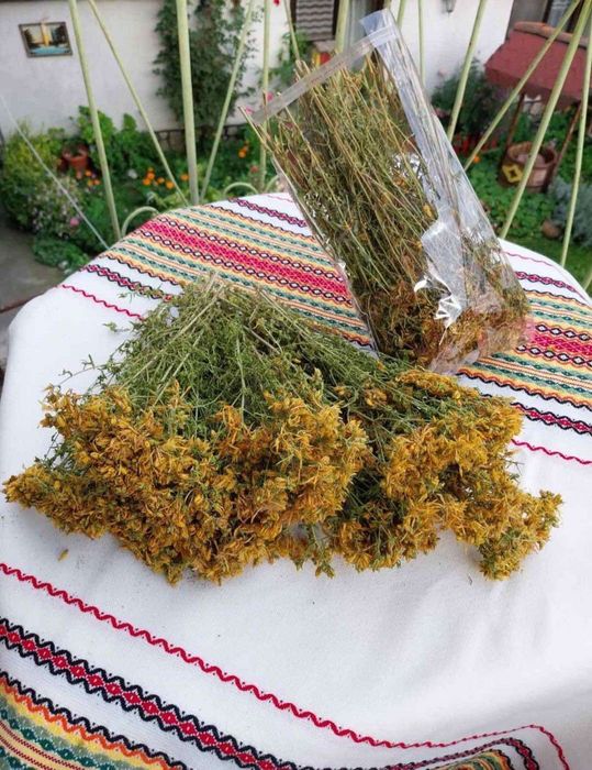 Изсушени билки чисти