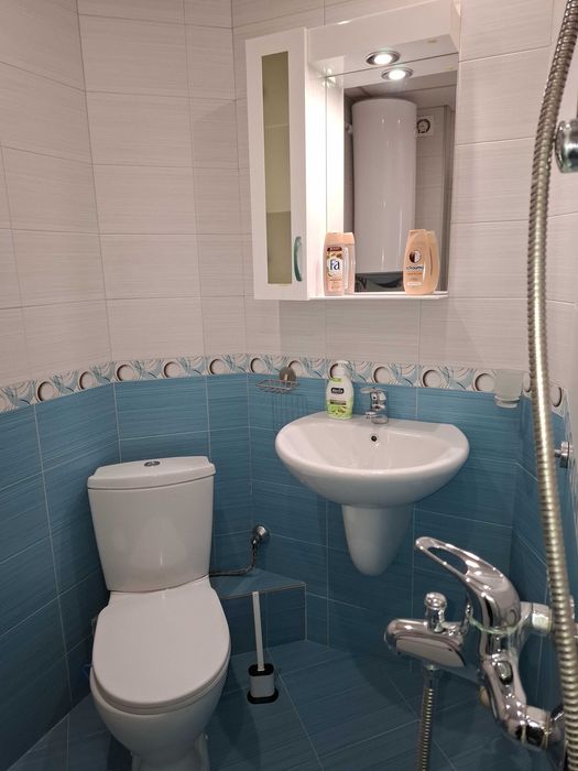 Дава се под наем Тристаен апартамент в Варна, м-т Акчелар - 60 кв.м за 650 € - Снимка #13