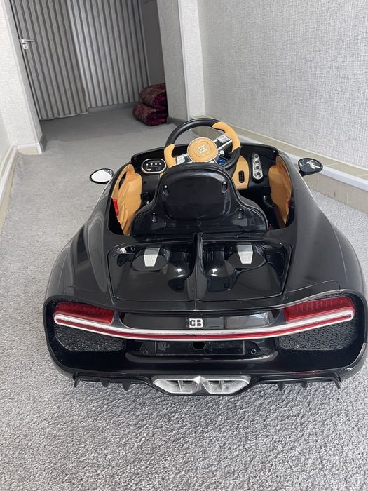 Детская авто Bugatti