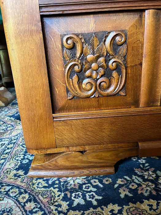 Масивно дъбово легло.