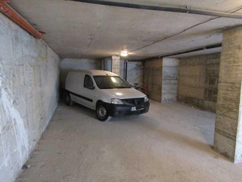 Паркомясто под наем