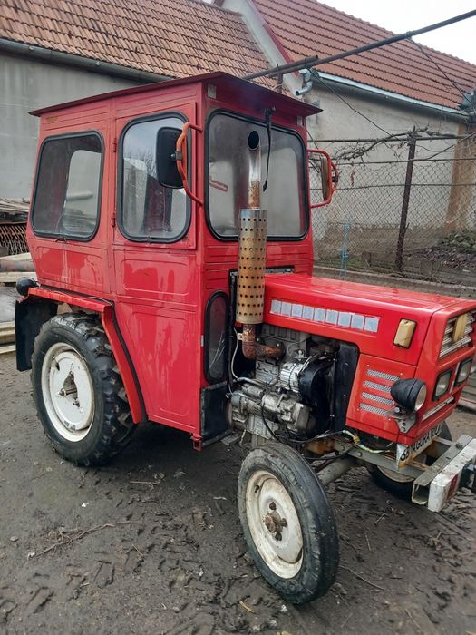De vânzare tractor 18 cp Negociabil