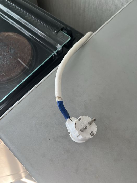 Продам электрическую плиту