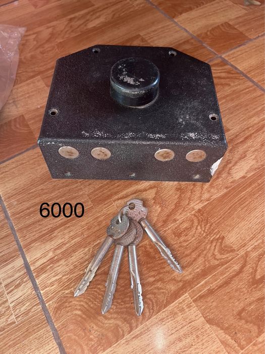 Замок для двери входной