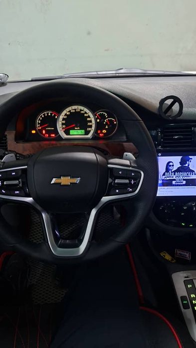 Lacetti 1.6 sotiladi